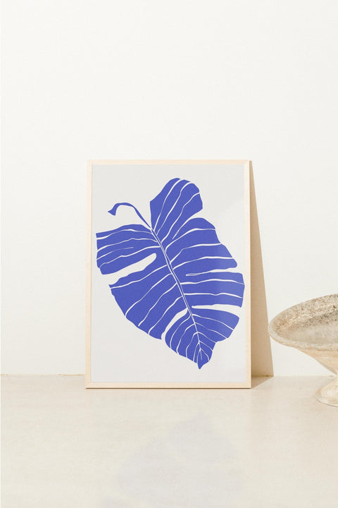 Blue Leaf Energy poster visad med valfri ram – FrenzyFrame
