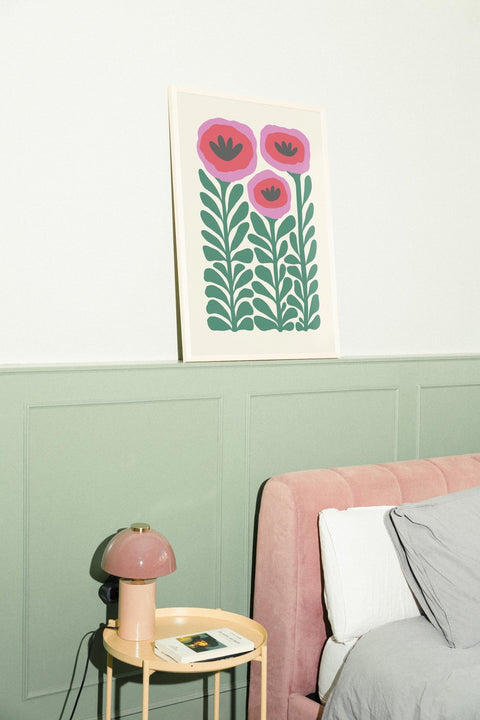 Bold Bloom poster visad med ram som tillval i miljö – FrenzyFrame