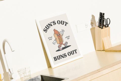 Buns Out poster på vägg med ram som tillval – FrenzyFrame