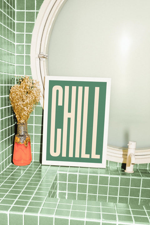 CHILL No.5 poster i miljö med valfri ram – FrenzyFrame
