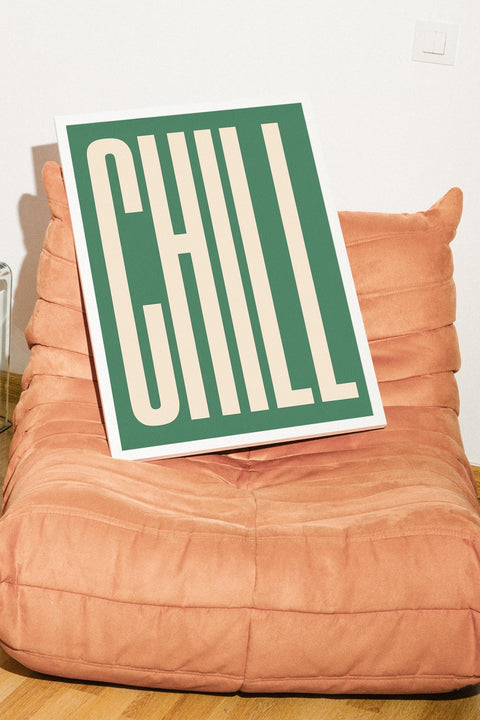 CHILL No.5 poster visad med valfri ram i hemiljö – FrenzyFrame