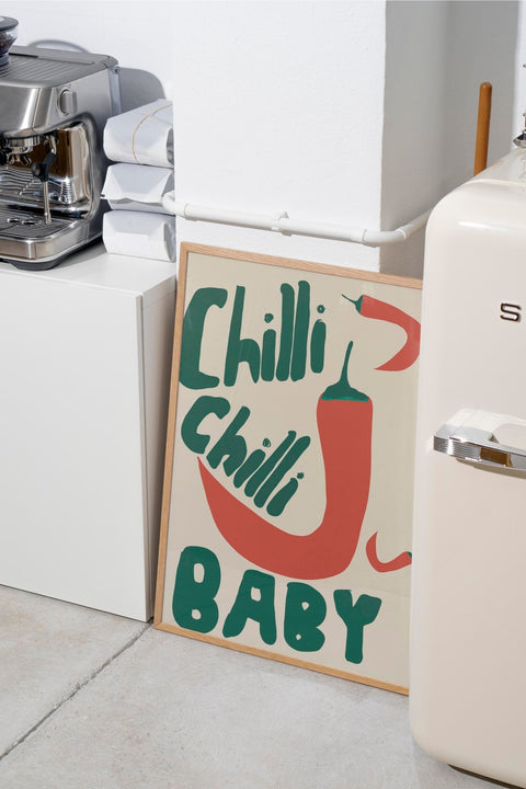 Chilli Chilli Baby poster visad med ram som tillval – FrenzyFrame