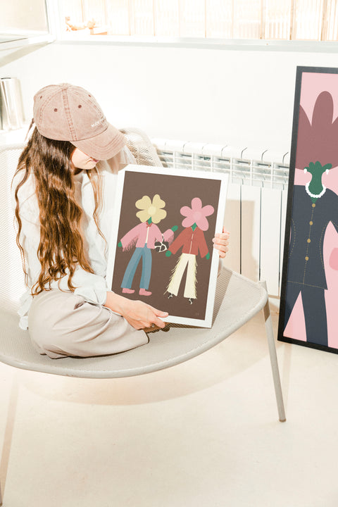 Cowgirls poster visad med ram som tillval i miljö – FrenzyFrame