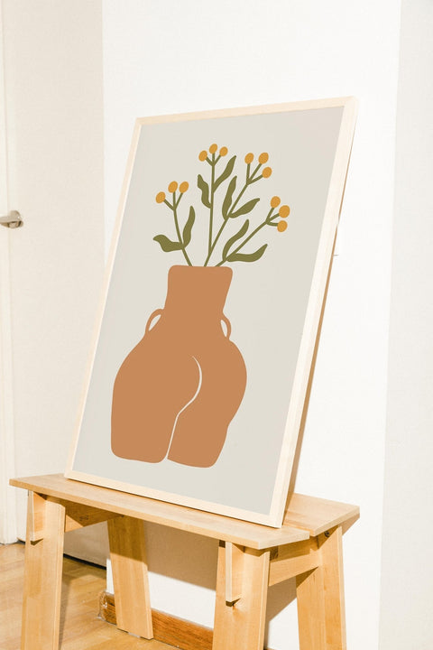 Curvy Nature poster visad med ram som tillval i miljö – FrenzyFrame