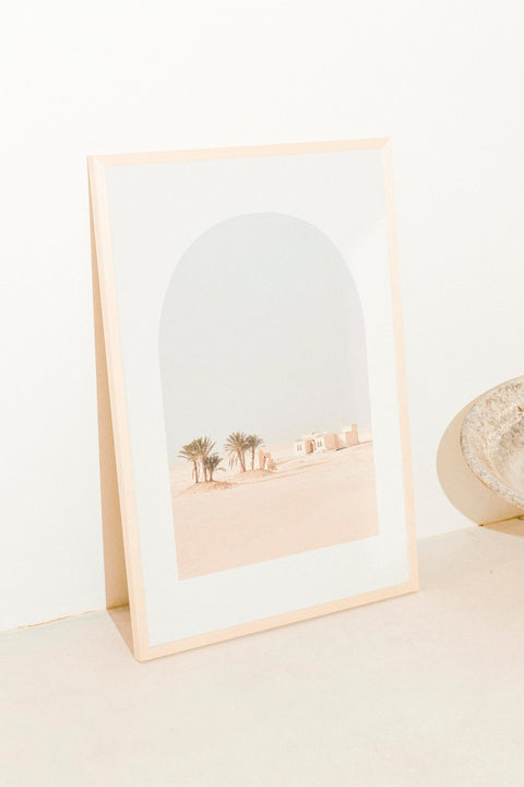 Desert Frame poster visad med ram som tillval i miljö – FrenzyFrame