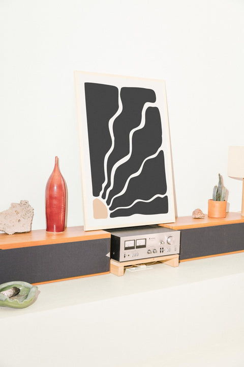 Echo Bloom poster visad i miljö med ram som tillval – FrenzyFrame