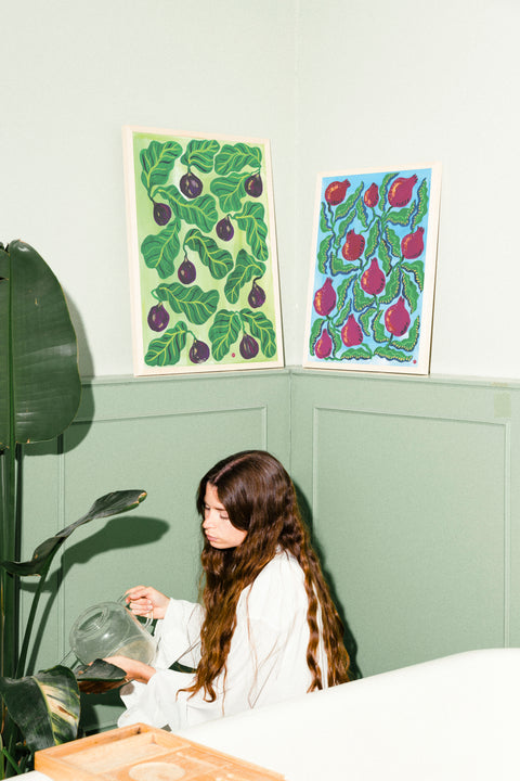 Figs poster visad med ram som tillval i miljö – FrenzyFrame