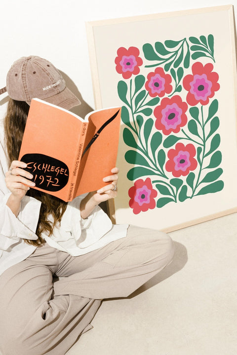 Flower Pop poster visad med ram som tillval – FrenzyFrame