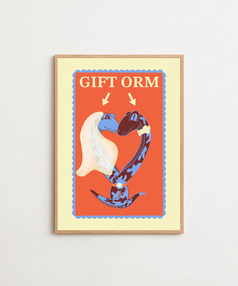 Gift orm poster visad med ram som tillval - FrenzyFrame