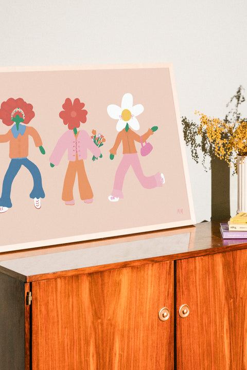 Good Vibes poster i miljö med ram som tillval – FrenzyFrame