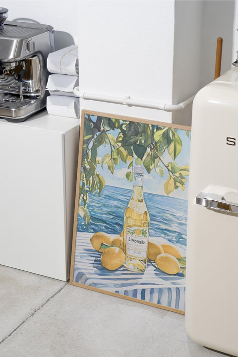 Lemonade by the Sea poster visad med valfri ram – FrenzyFrame