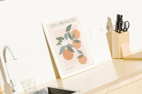 Les Peches poster i miljö med valfri ram – FrenzyFrame