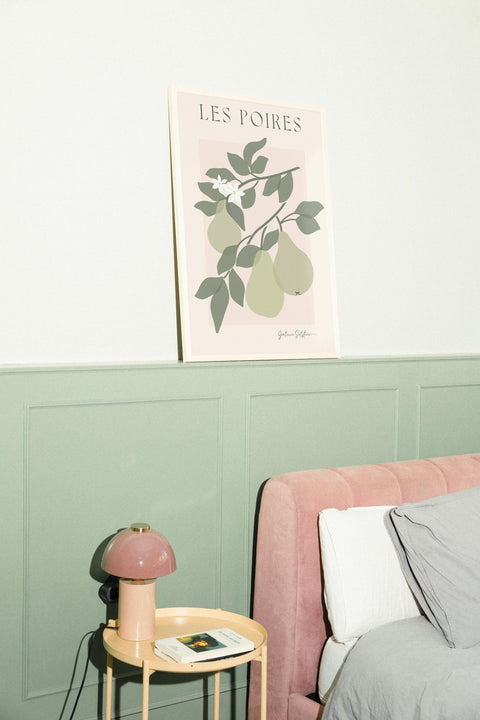 Les Poires poster i miljöbild med ram som tillval – FrenzyFrame
