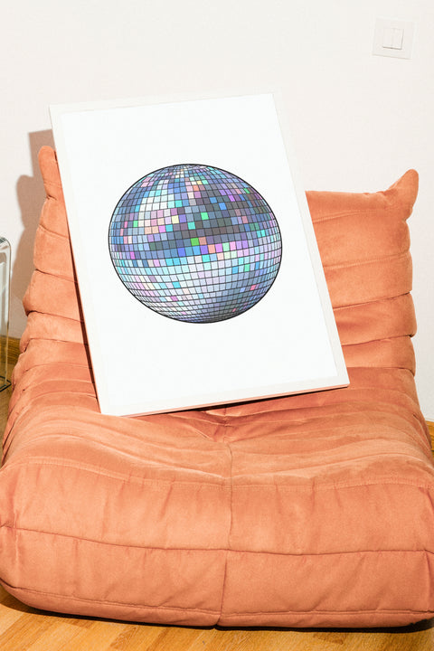 Texttavla 'Lite disco har ingen dött av' i svart – FrenzyFrame poster med valfri ram