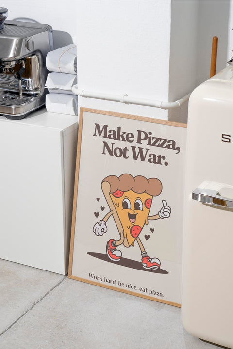 Make Pizza Not War poster med valfri ram i miljö – FrenzyFrame