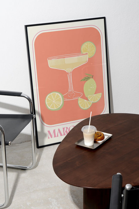 Margarita-poster från FrenzyFrame visad med valsbar ram i hemsmak