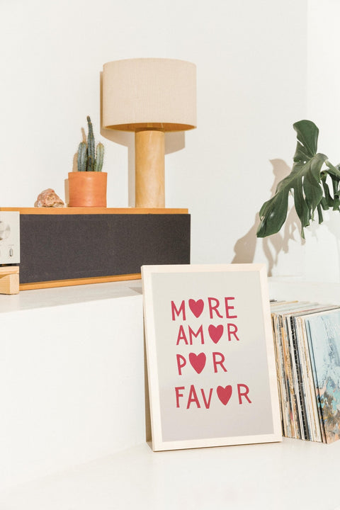 More Amor poster visad med valfri ram – FrenzyFrame
