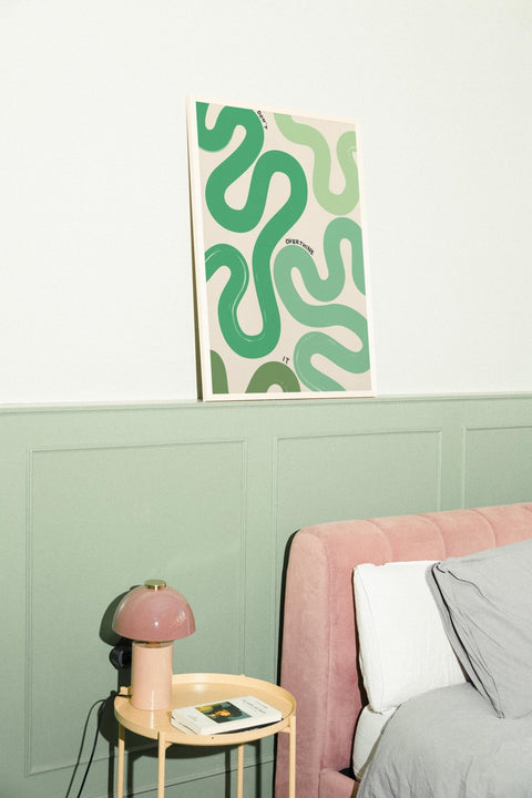 Overthinkin' in Green poster visad med valfri ram – FrenzyFrame
