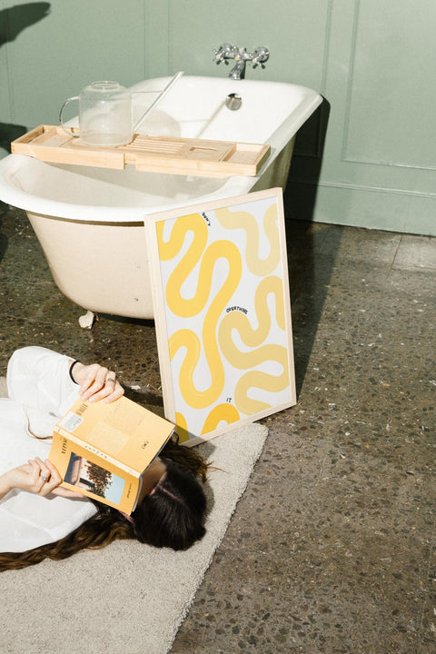 Overthinkin' in Yellow poster visad med valfri ram – FrenzyFrame