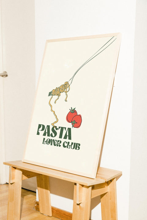 Pasta Lover Club poster visad med ram som tillval – FrenzyFrame