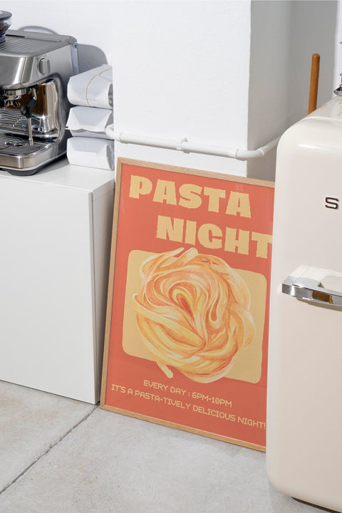 Pasta Night poster visad med ram som tillval – FrenzyFrame