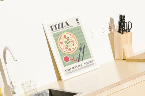 Pizza 1990-poster visad med valfri ram på vägg – FrenzyFrame