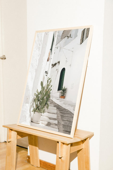 Quiet Steps poster visad med valfri ram – FrenzyFrame
