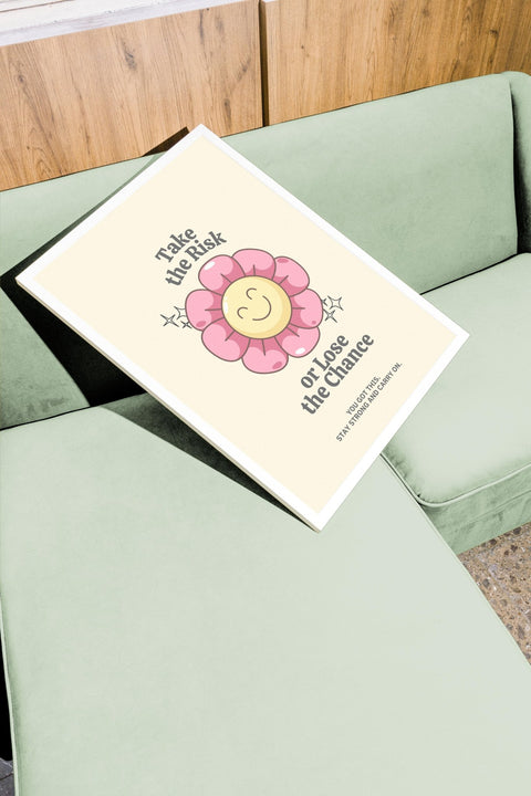 Risk & Bloom poster visad med valfri ram – FrenzyFrame