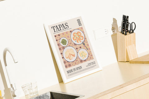 Tapas 1988 poster visad med valfri ram – FrenzyFrame