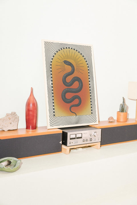 Temple of Serpent Light poster visad med ram som tillval – FrenzyFrame