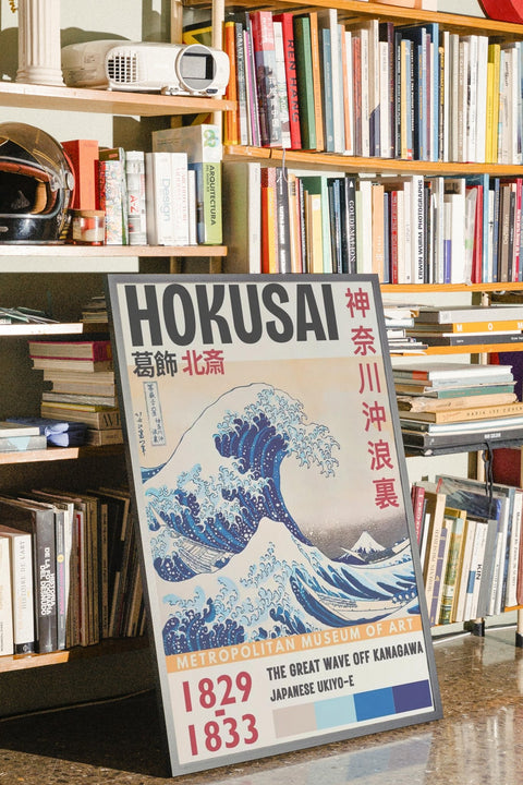 The Great Wave poster visad med ram som tillval i miljö – FrenzyFrame
