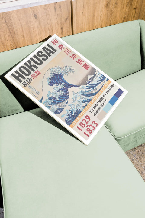 The Great Wave poster visad med ram som tillval i miljö – FrenzyFrame