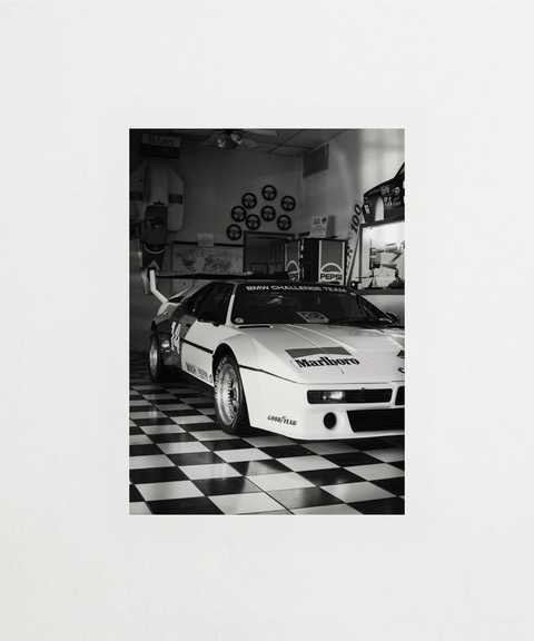 Vintage BMW M1 poster – motorsport bilposter från FrenzyFrame