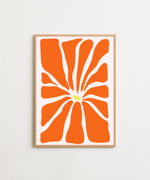 Wild Bloom poster visad med ram som tillval i miljö – FrenzyFrame