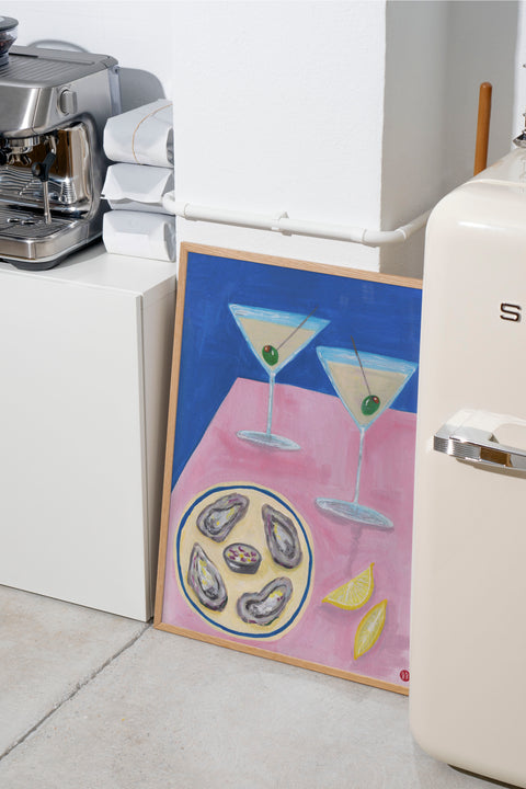 Oyster and Martinis poster visad med vald ram – FrenzyFrame